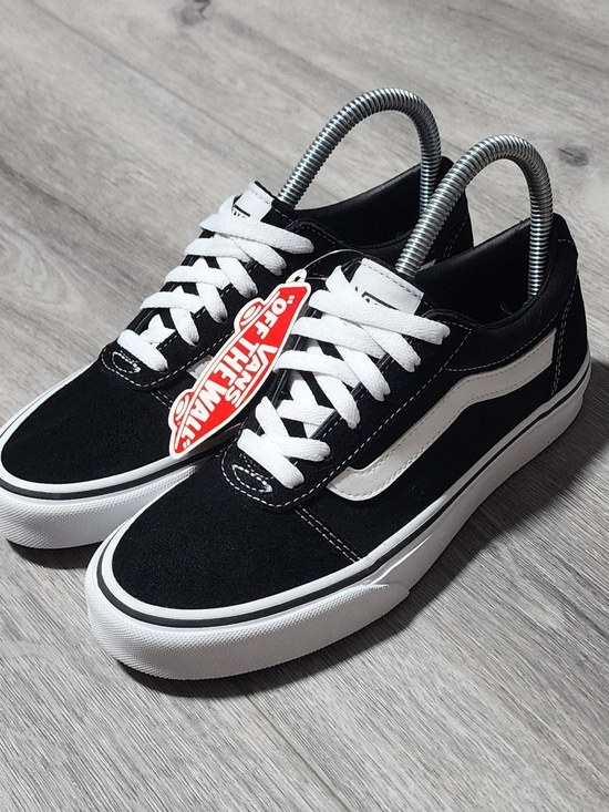 Vans Shoes - NWT Vans Ward Low Top Black & White Suede & Canvas Sneakers Womens Size 6